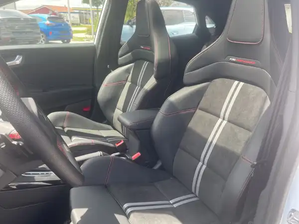 FORD PUMA (19/19)