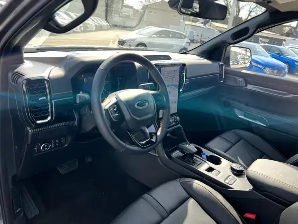 FORD RANGER (10/28)