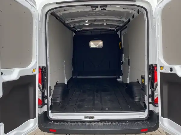 FORD TRANSIT (8/17)