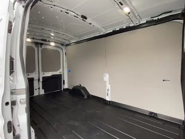 FORD TRANSIT (10/17)