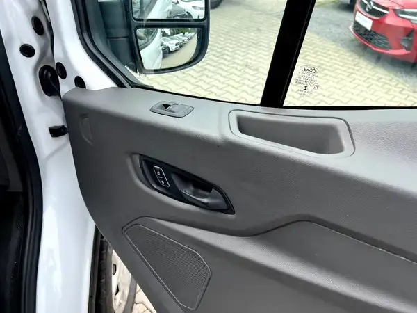 FORD TRANSIT (17/24)