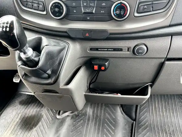 FORD TRANSIT (20/24)