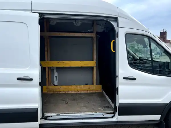 FORD TRANSIT (10/24)