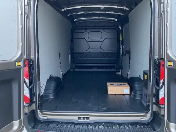 FORD TRANSIT (8/17)