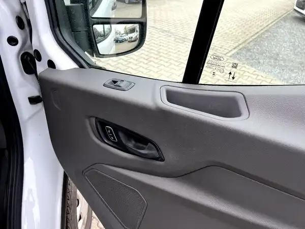 FORD TRANSIT (19/25)