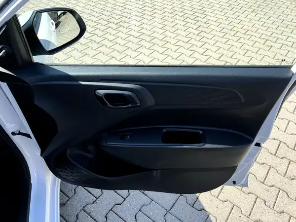 HYUNDAI I10 (19/26)