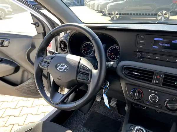 HYUNDAI I10 (25/26)