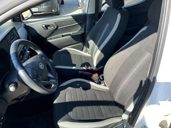 HYUNDAI I10 (8/26)