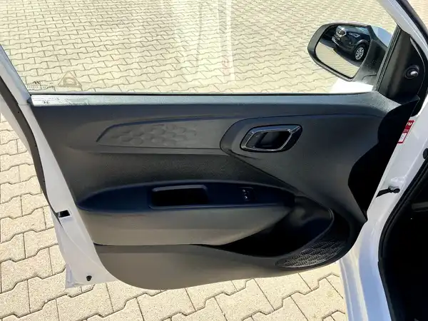 HYUNDAI I10 (10/26)