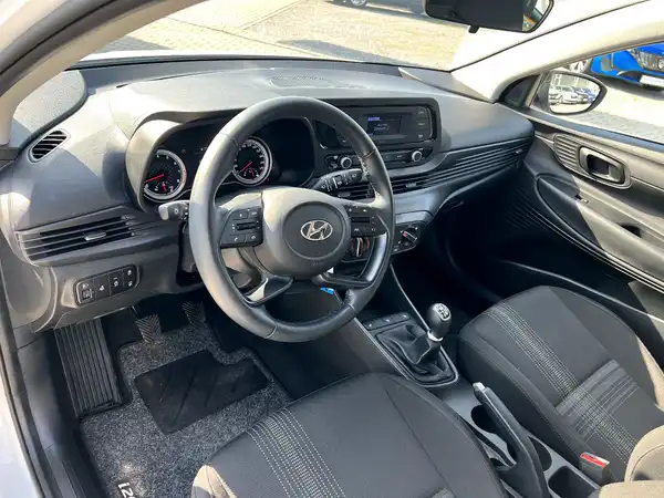 HYUNDAI I20 (9/26)