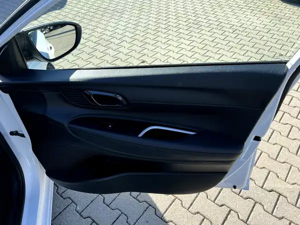HYUNDAI I20 (20/27)