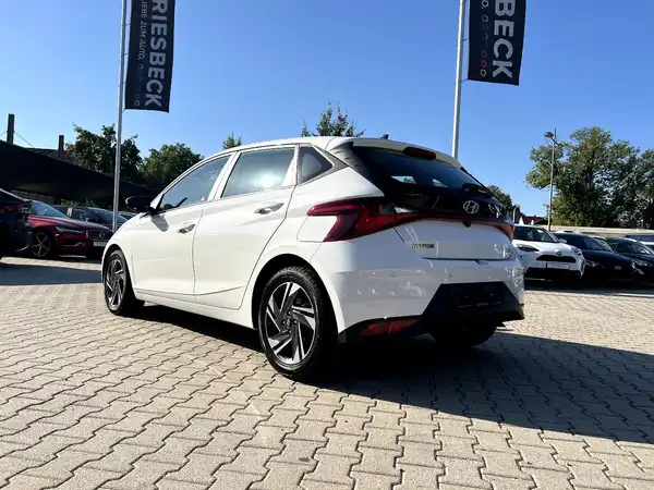 HYUNDAI I20 (3/27)