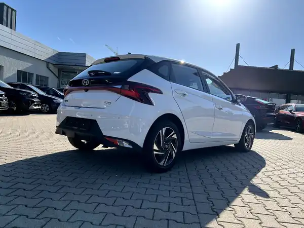 HYUNDAI I20 (4/27)