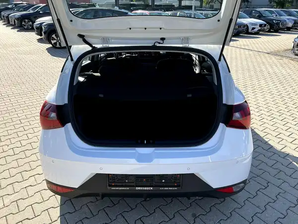 HYUNDAI I20 (7/27)