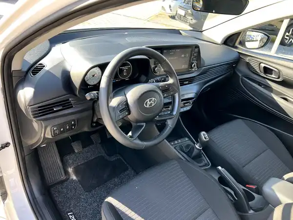 HYUNDAI I20 (9/27)