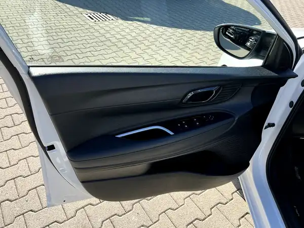 HYUNDAI I20 (10/27)