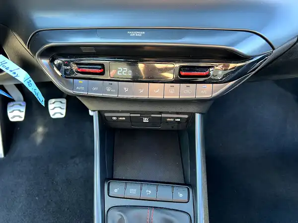 HYUNDAI I20 (23/27)