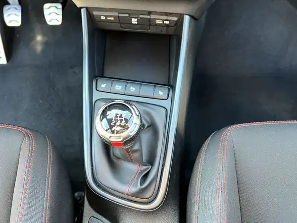 HYUNDAI I20 (24/27)