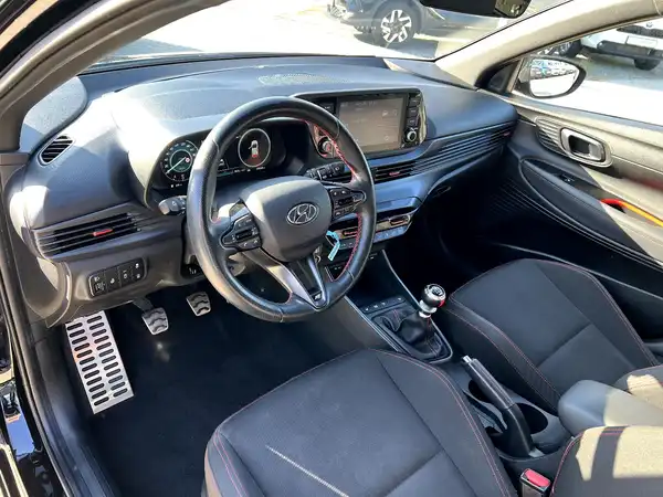 HYUNDAI I20 (8/27)