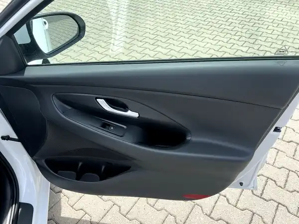 HYUNDAI I30 (19/26)