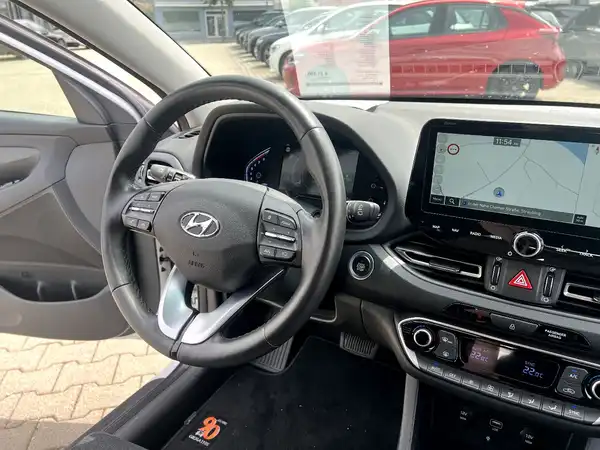 HYUNDAI I30 (25/26)