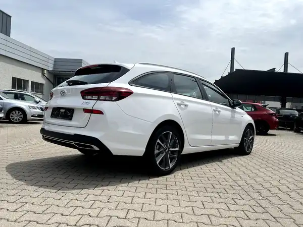 HYUNDAI I30 (4/26)