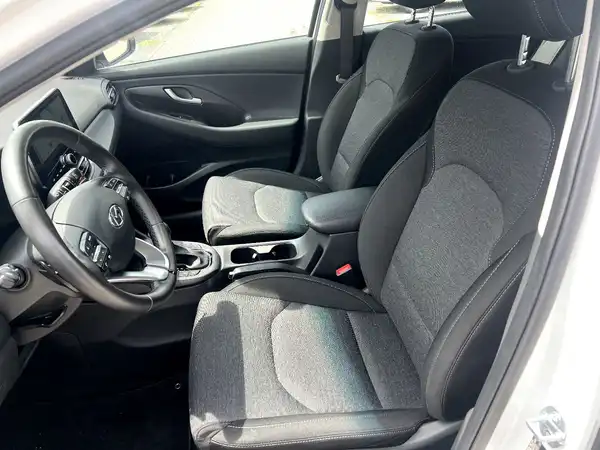 HYUNDAI I30 (8/26)