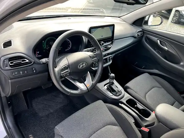HYUNDAI I30 (9/26)