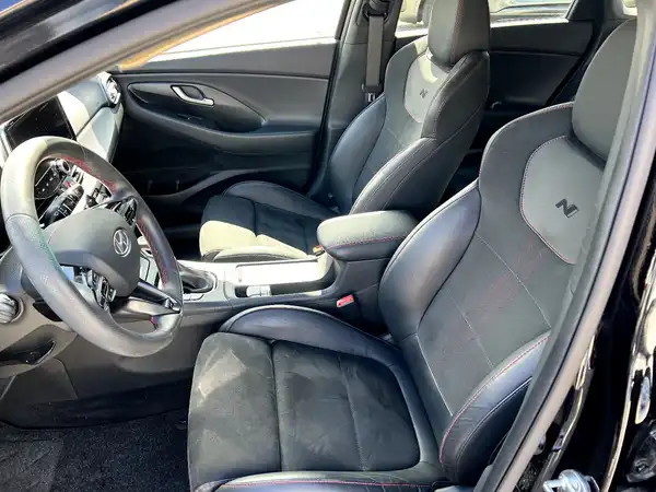 HYUNDAI I30 (8/27)