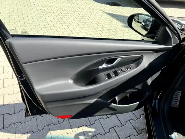 HYUNDAI I30 (10/27)