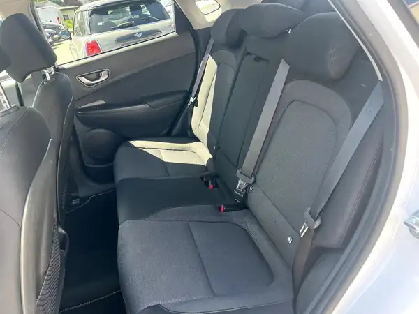 HYUNDAI KONA TREND (13/28)