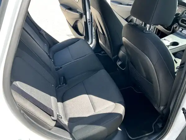 HYUNDAI KONA TREND (15/28)