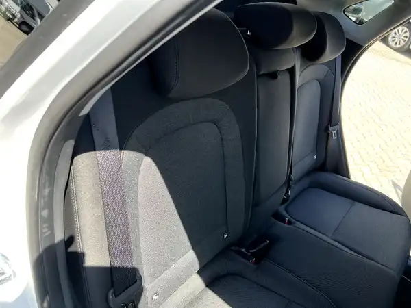 HYUNDAI KONA TREND (16/28)