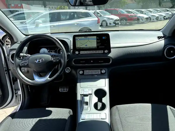 HYUNDAI KONA TREND (18/28)