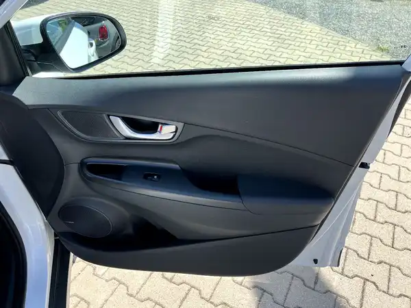 HYUNDAI KONA TREND (20/28)