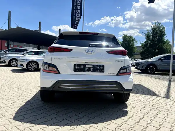 HYUNDAI KONA TREND (3/28)