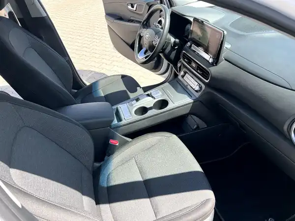 HYUNDAI KONA TREND (21/28)