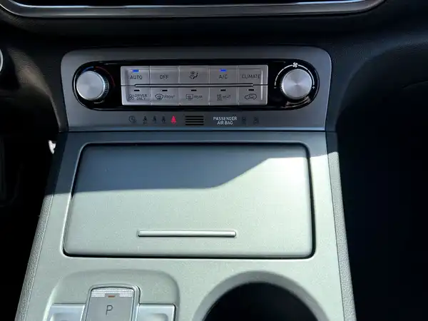 HYUNDAI KONA TREND (25/28)