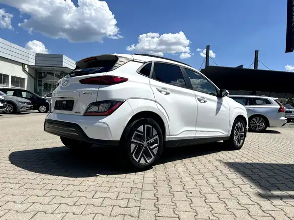 HYUNDAI KONA TREND (4/28)