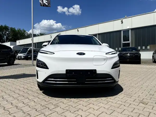 HYUNDAI KONA TREND (6/28)