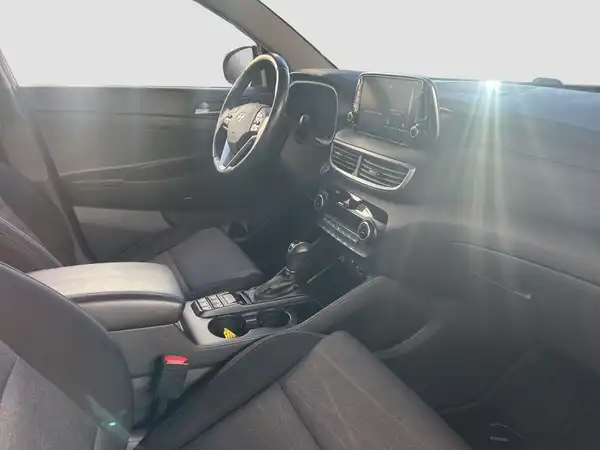 HYUNDAI TUCSON (13/17)