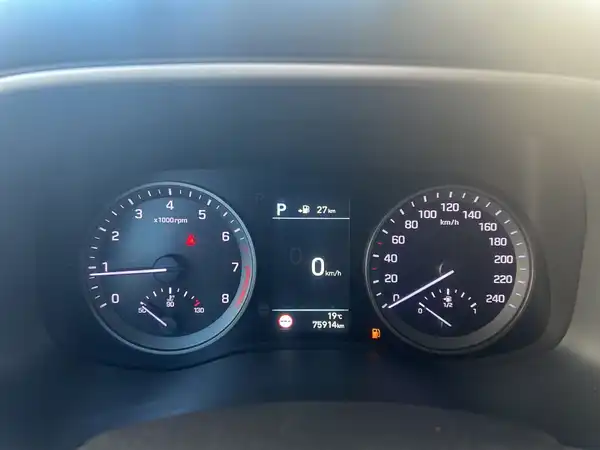 HYUNDAI TUCSON (16/17)