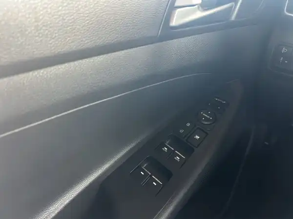 HYUNDAI TUCSON (17/17)