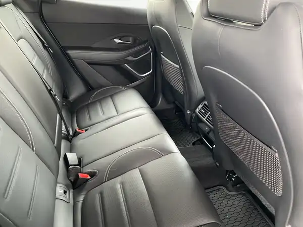 JAGUAR E-PACE (13/22)