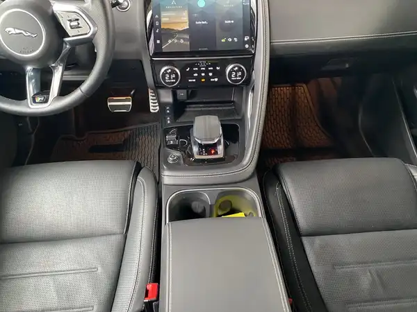 JAGUAR E-PACE (9/22)