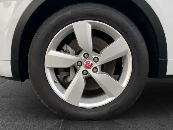 JAGUAR E-PACE (15/22)