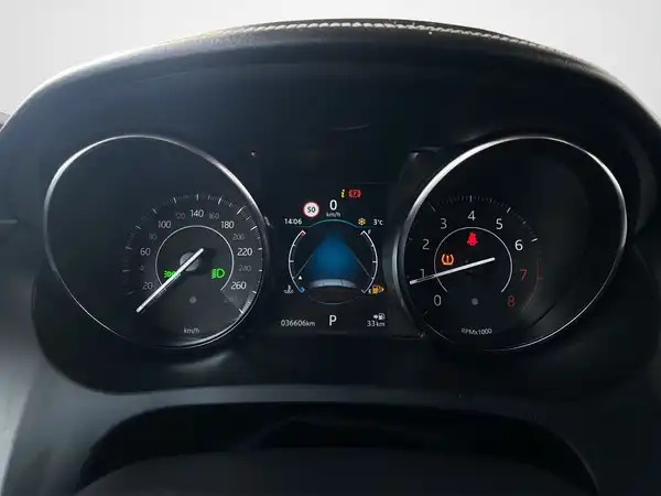 JAGUAR E-PACE (16/22)