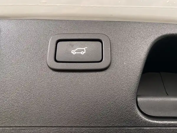 JAGUAR E-PACE (22/22)