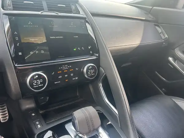 JAGUAR E-PACE (15/17)