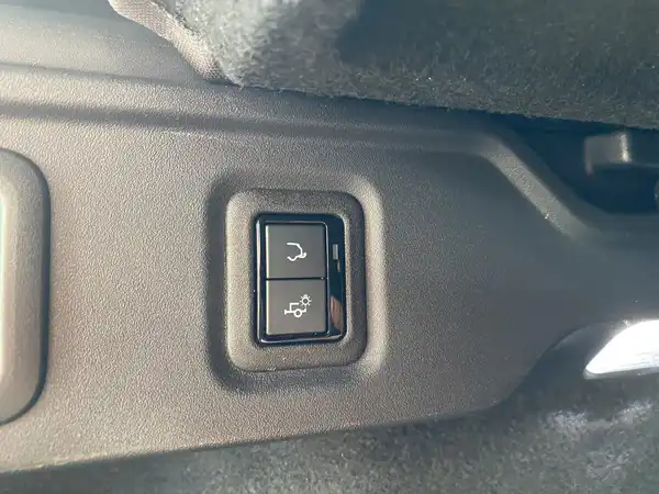 JAGUAR F-PACE (22/23)